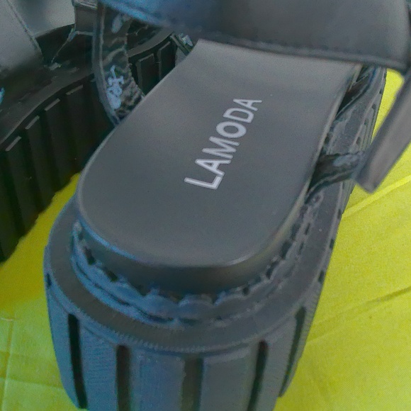 LikeNew La Moda Chunky Platform Sandals - Black/Skulls Inner Lining/Size 9 - Picture 8 of 10
